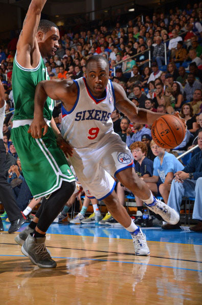 早报：悲欢并不相通（早报：喜与悲各不相连）