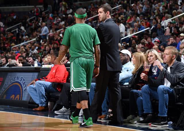 足球中超两场比赛因大雾暂停（受大雾影响，中超两场比赛暂停）