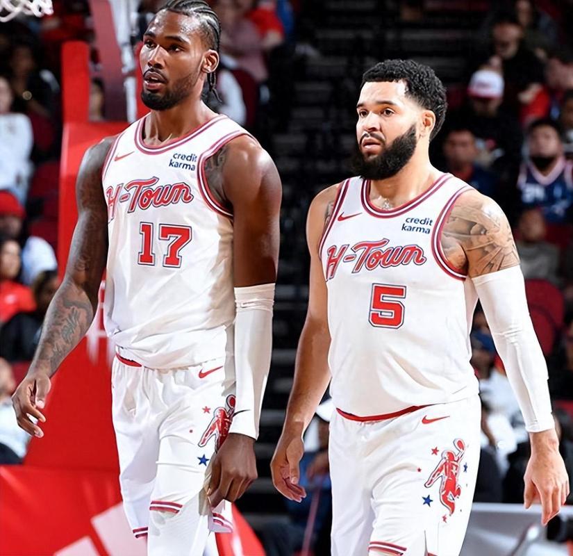 徐昕：广州队的战术能减少我体能的消耗，我一直都会策应（徐昕：广州队战术让我更省体能，我始终承担策应角色）