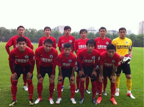 判若两队，武汉三镇前14轮5胜3平6负，后16轮1胜4平11负（两极反差！武汉三镇前14轮5胜3平6负，后16轮仅1胜4平11负）