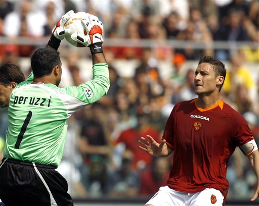 乔治压哨绝杀成为全场焦点（乔治压哨绝杀抢尽风头）