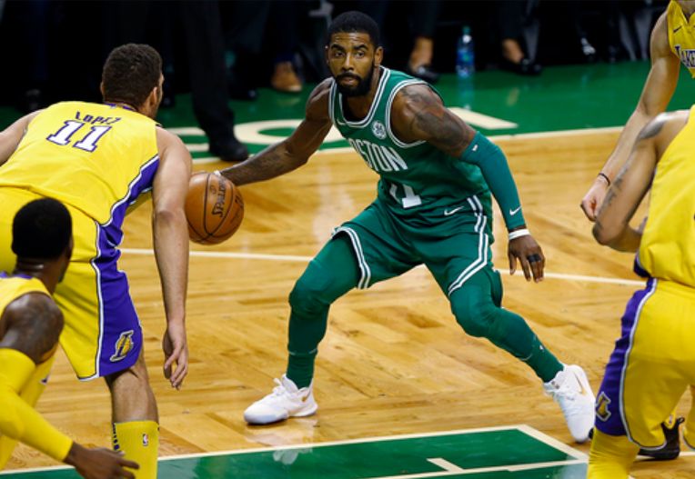 球迷举横幅感谢队长（球迷打出横幅致谢队长）