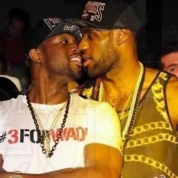 F1阿布扎比排位战报：维斯塔潘强势夺杆，诺里斯第2，皮亚斯特里第3（F1阿布扎比排位赛：维斯塔潘夺杆位，诺里斯第二，皮亚斯特里第三）